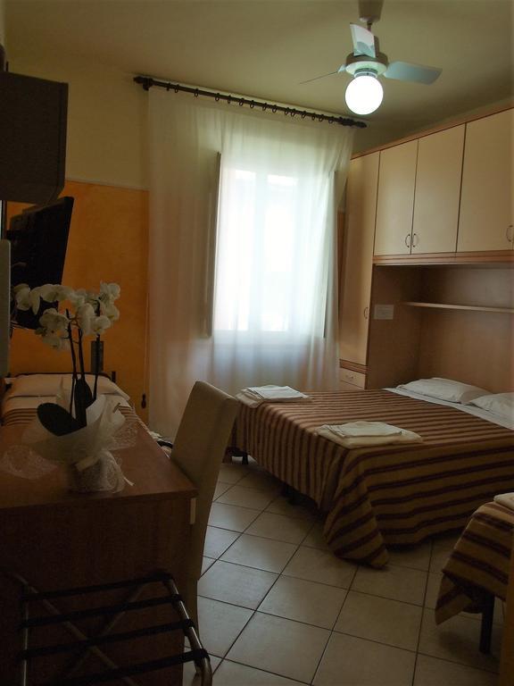 Hotel Midy Viareggio Exterior photo